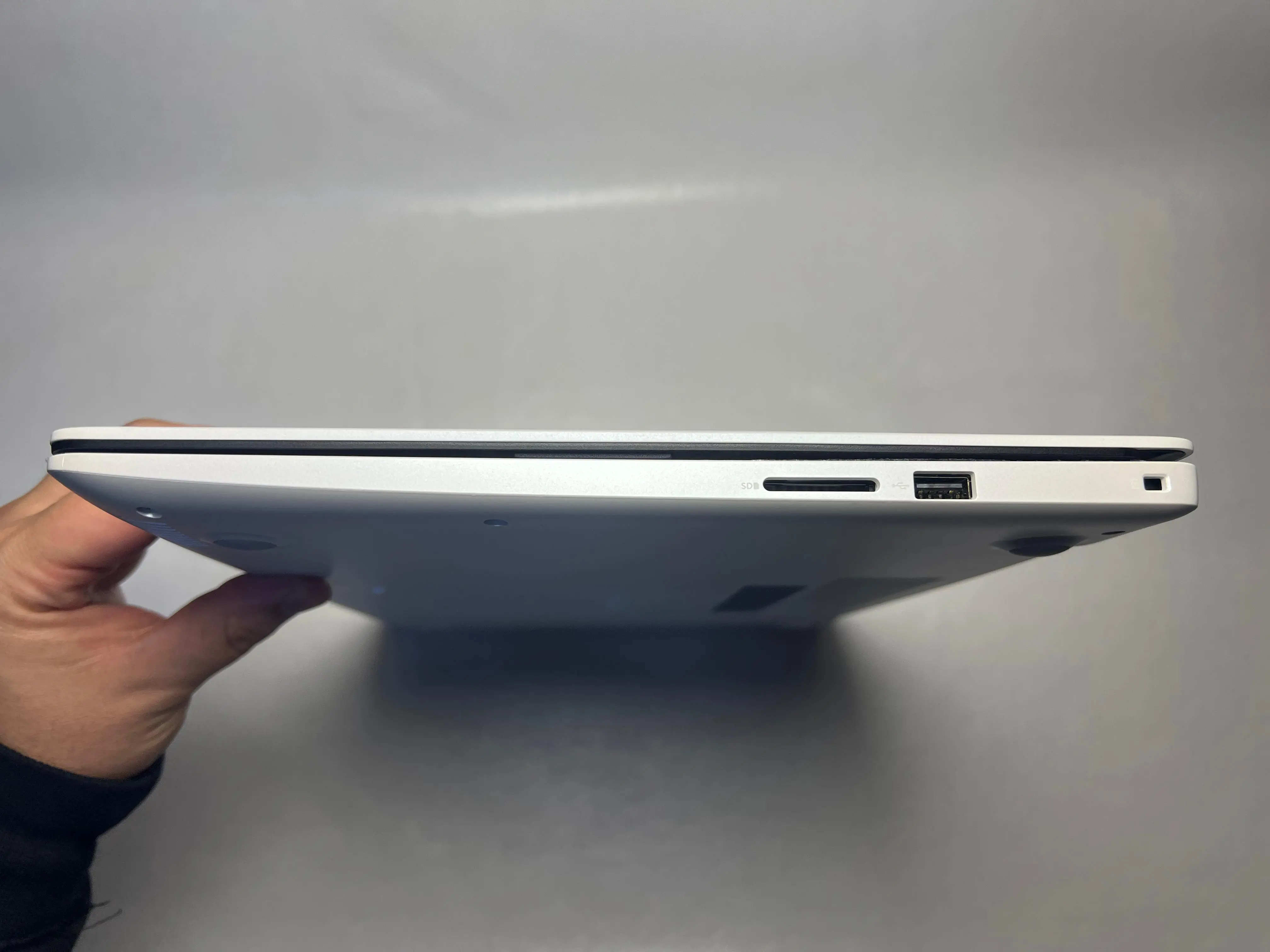 Dell Inspiron 15 300 &mdash; şəkil 1