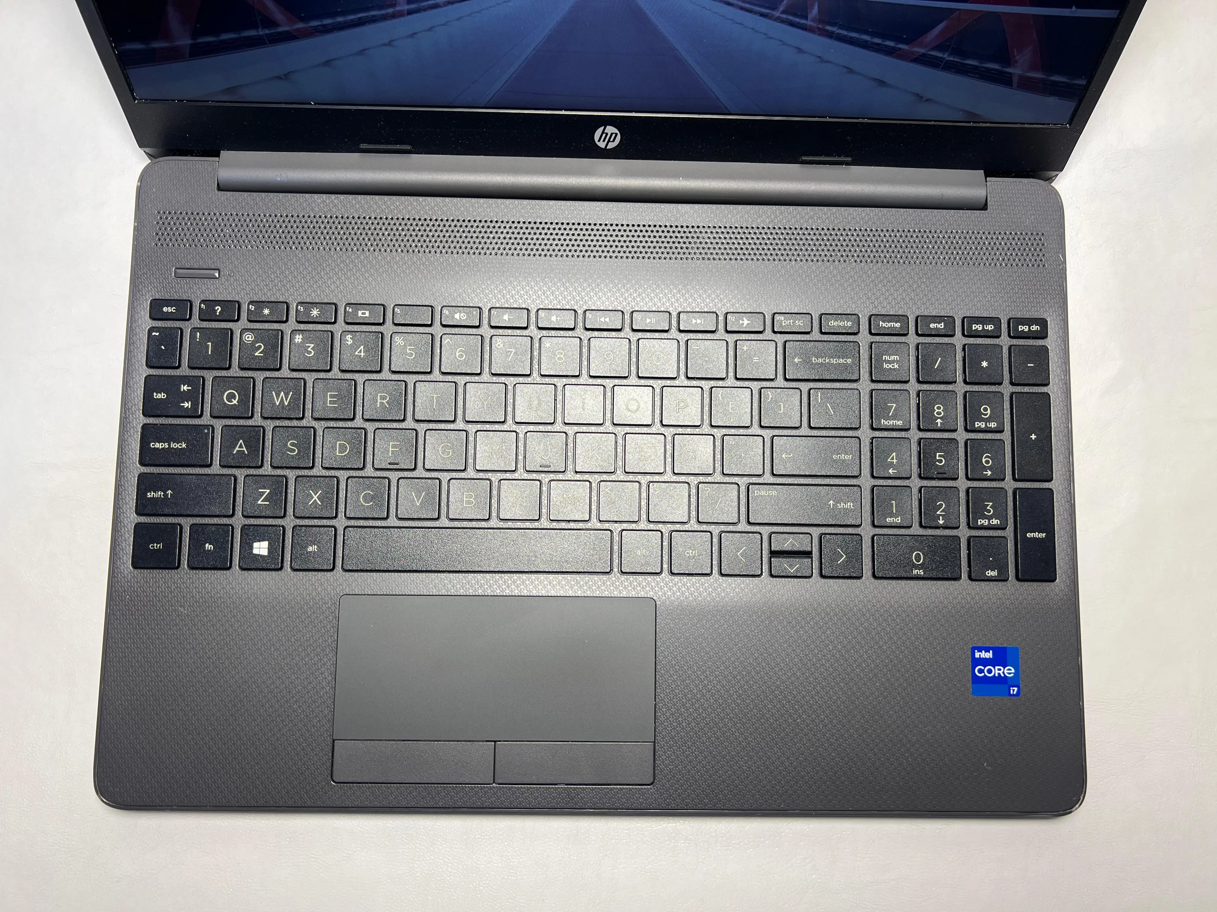 HP 250 G8 &mdash; şəkil 1