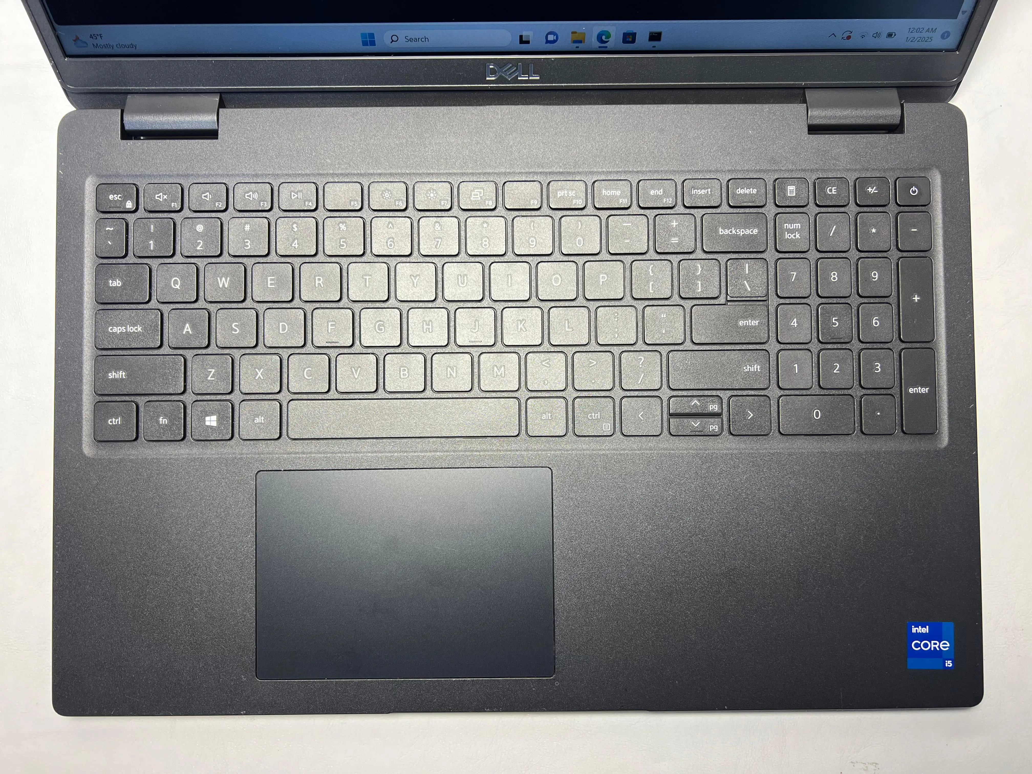Dell Latitude 3520 &mdash; şəkil 1