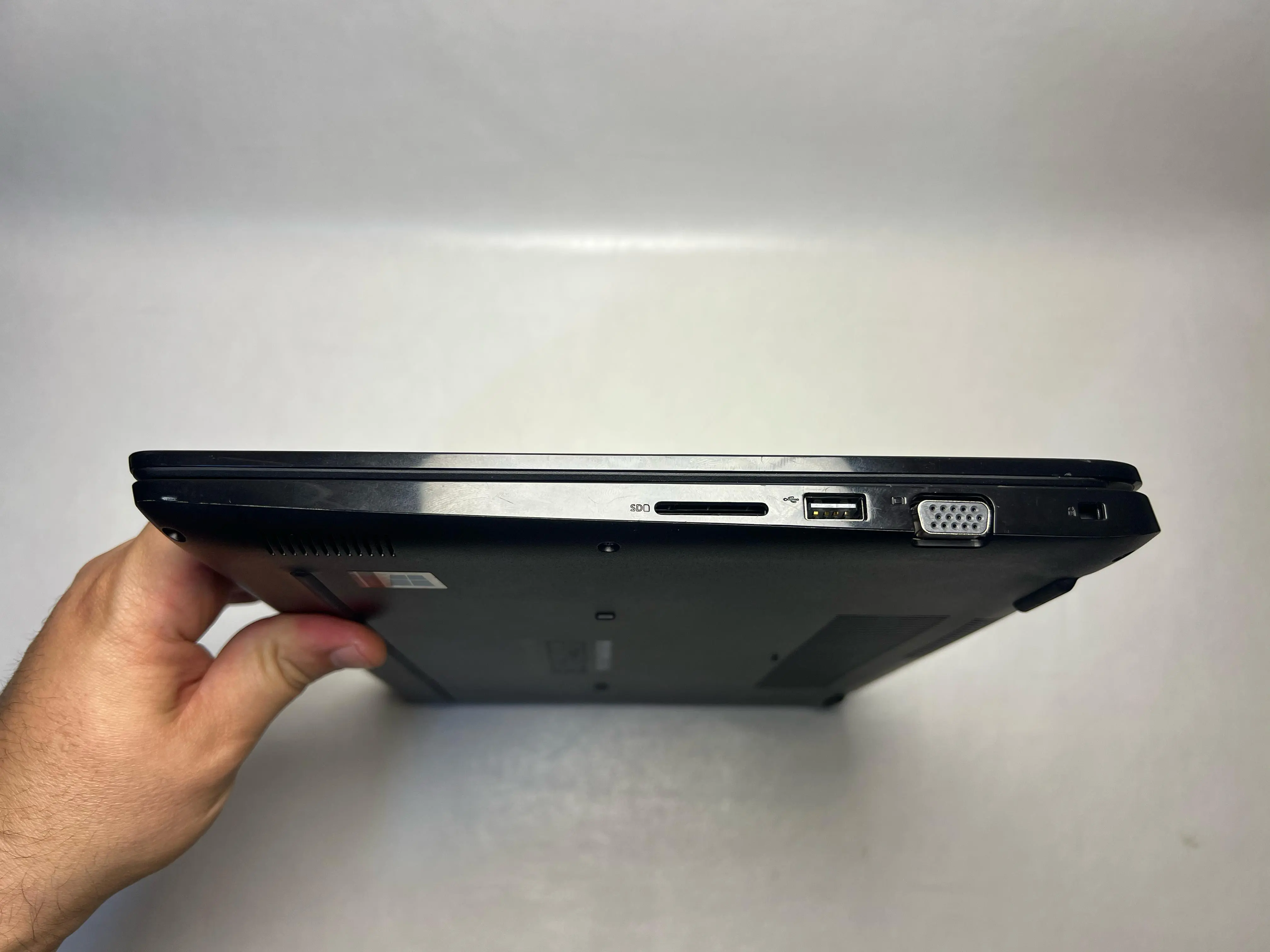 Dell Latitude 3400 &mdash; şəkil 2