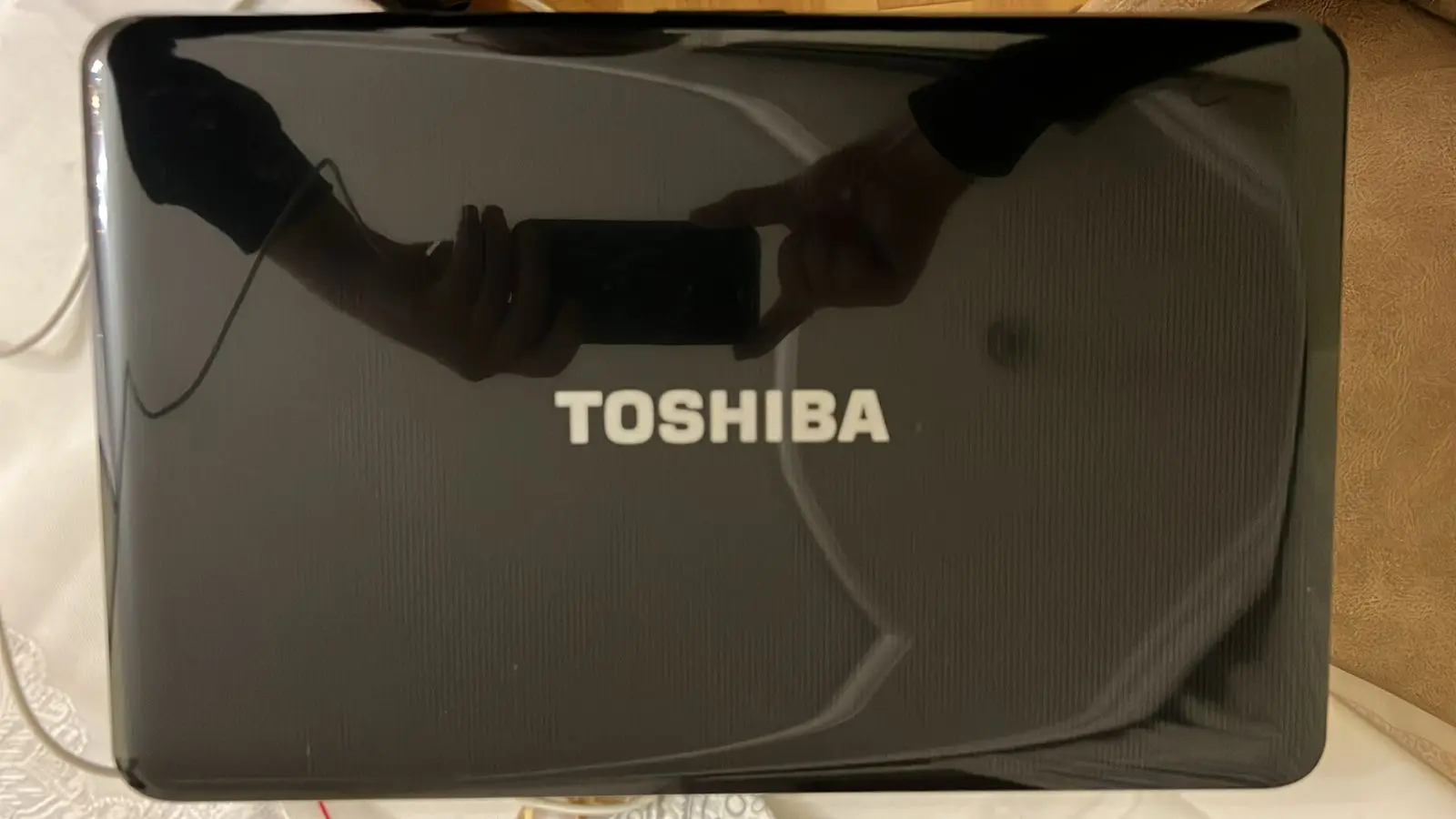 Toshiba Satellite C850-C072 &mdash; şəkil 1