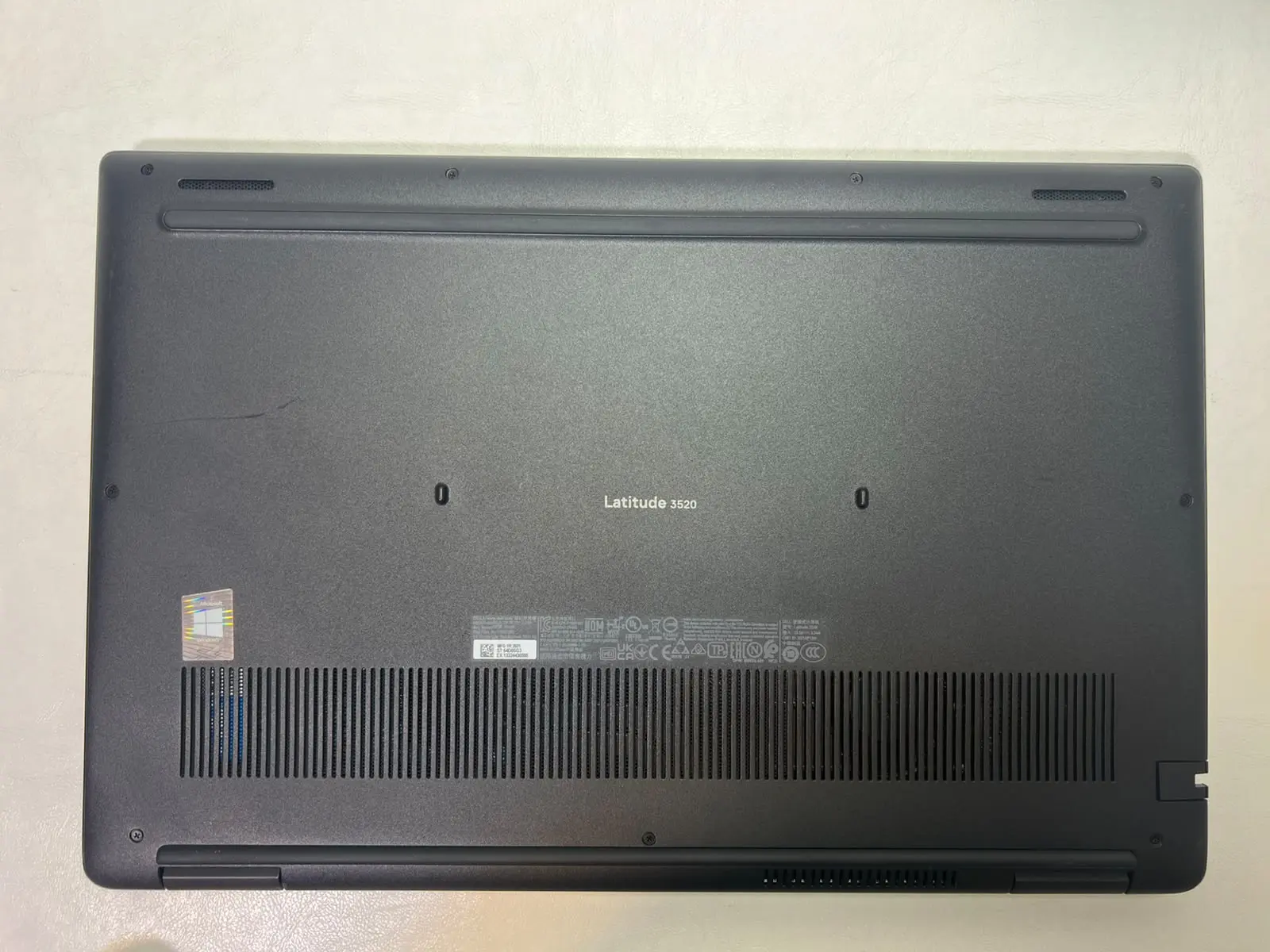 Dell Latitude 3520 &mdash; şəkil 3